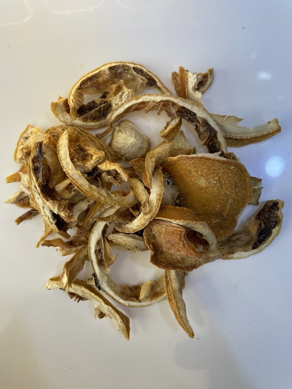قشور الليمون Lemon Peels