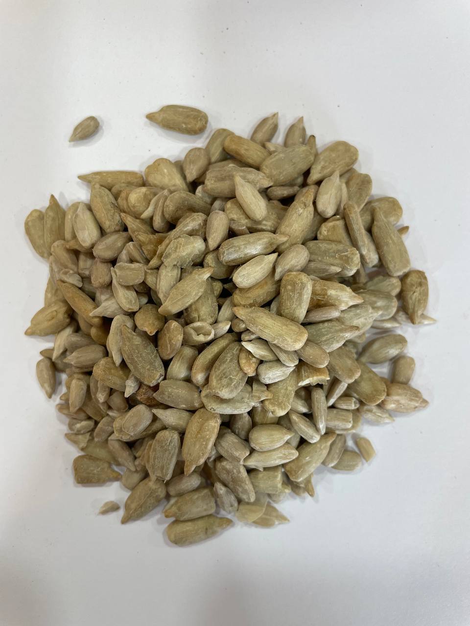 زريعة مقشرة غير مملحة - Unsalted sunflower seed kernels