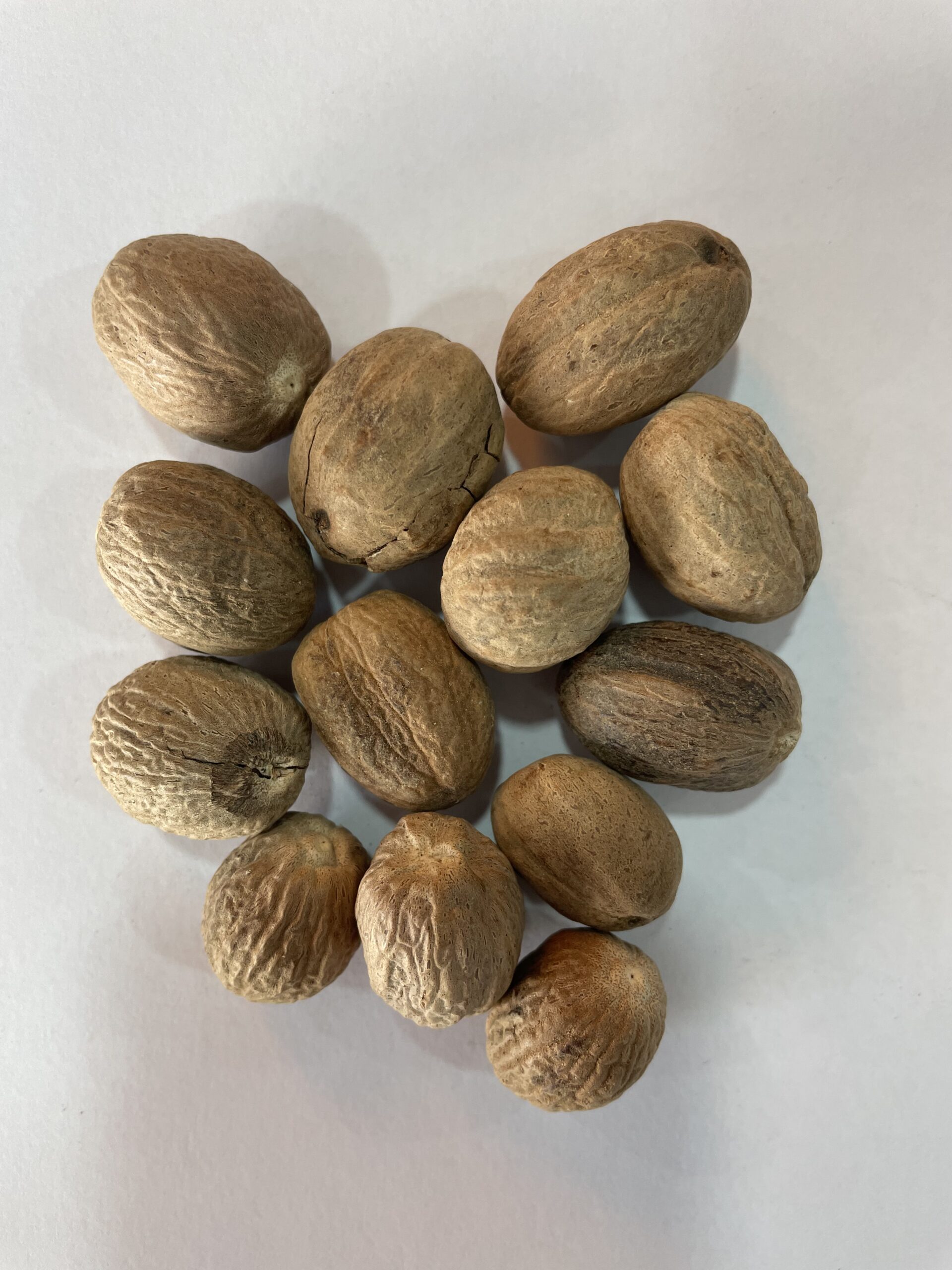 جوزة الطيب المقشرة