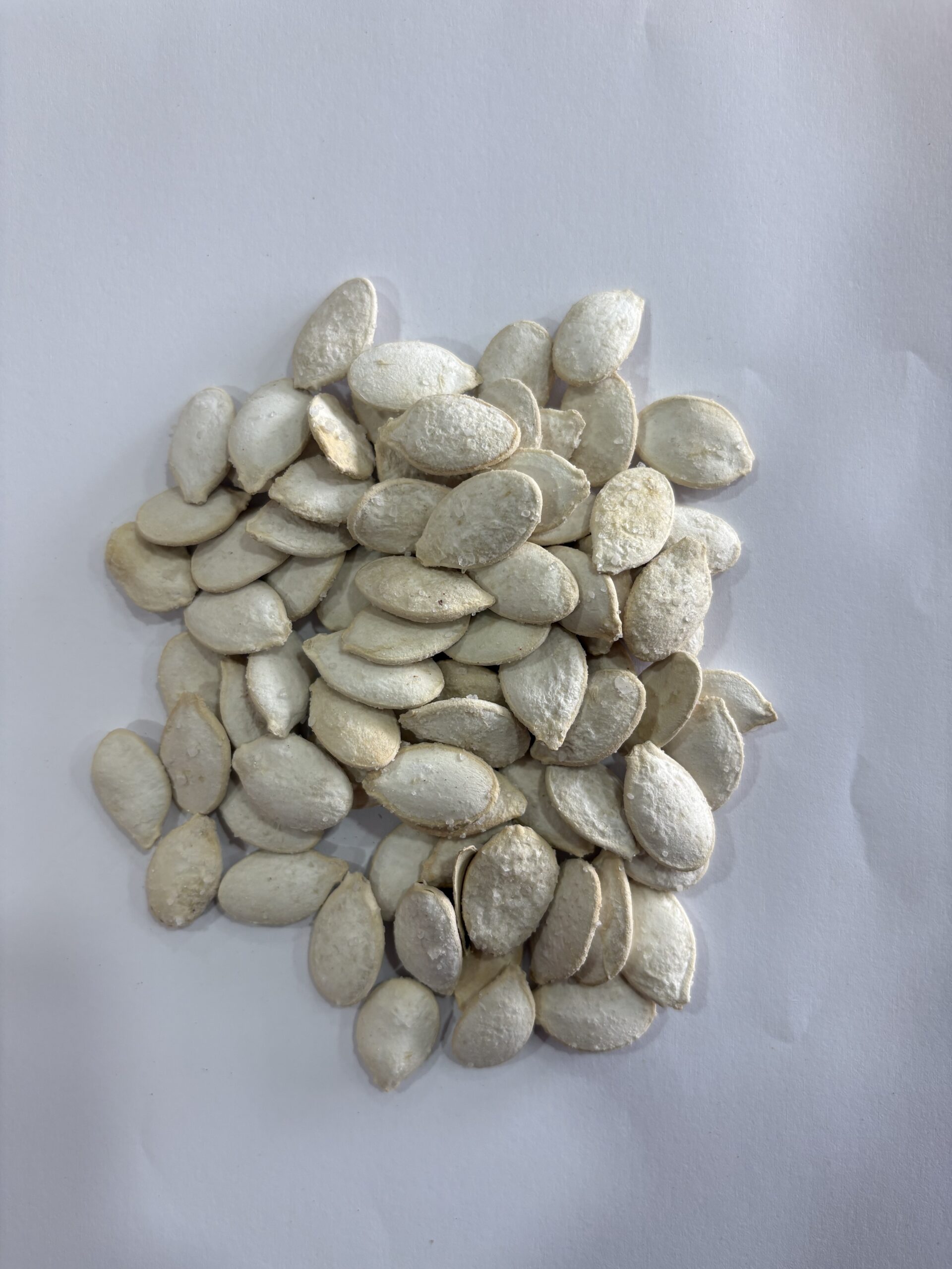 زريعة اليقطين البيضاء المملحة